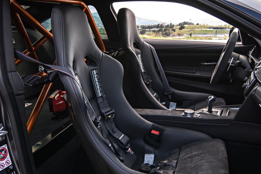 Интерьер BMW M4 GTS (F82) 2015 года  (WW) (фото 36 из 40)